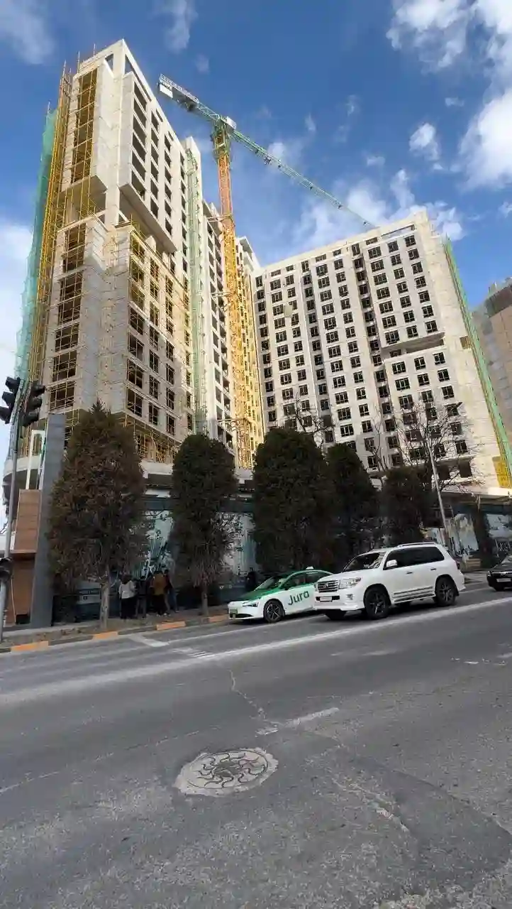 3-к квартира, 16 этаж, 100 м², спартак