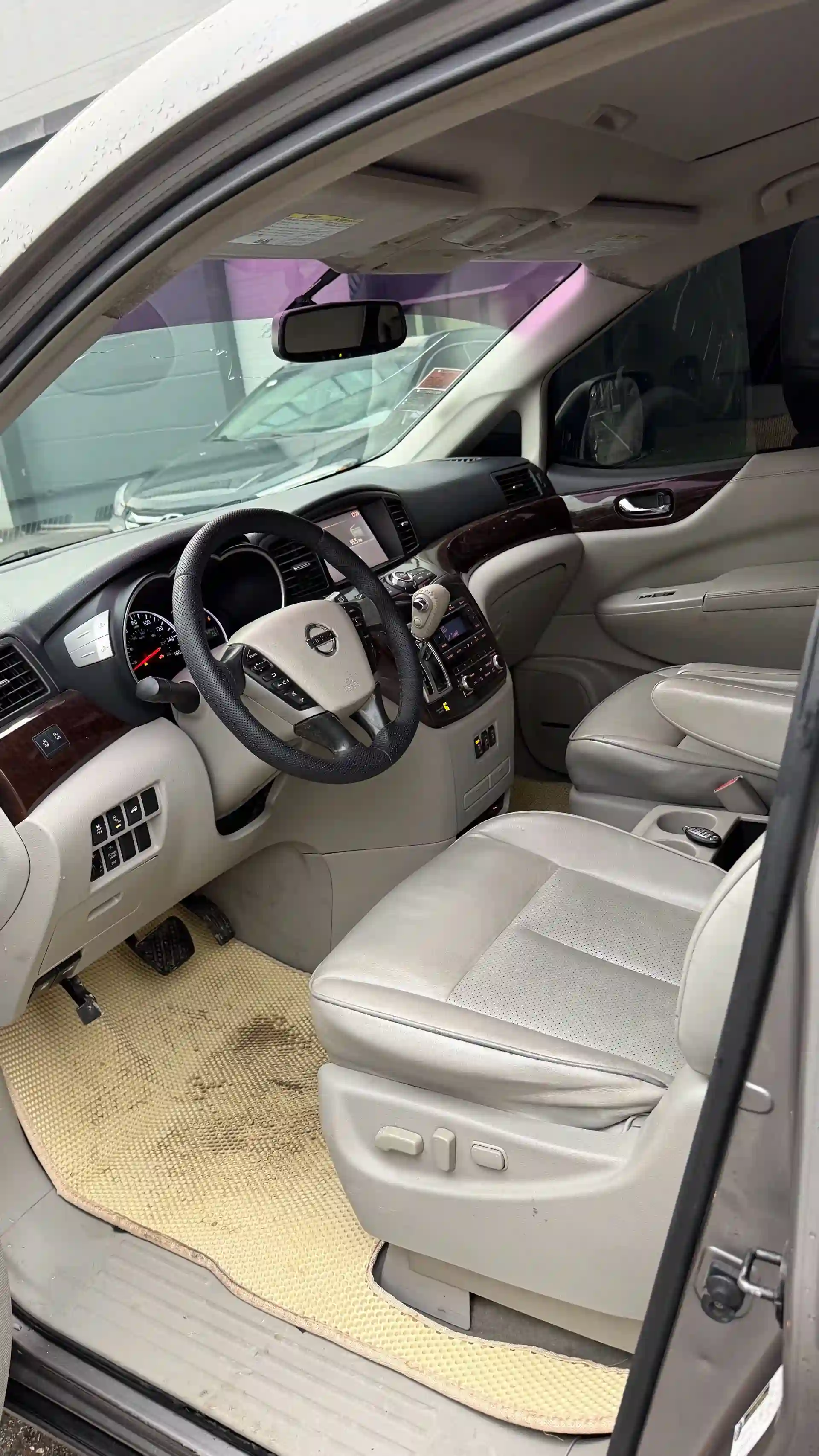 Nissan Quest 2012