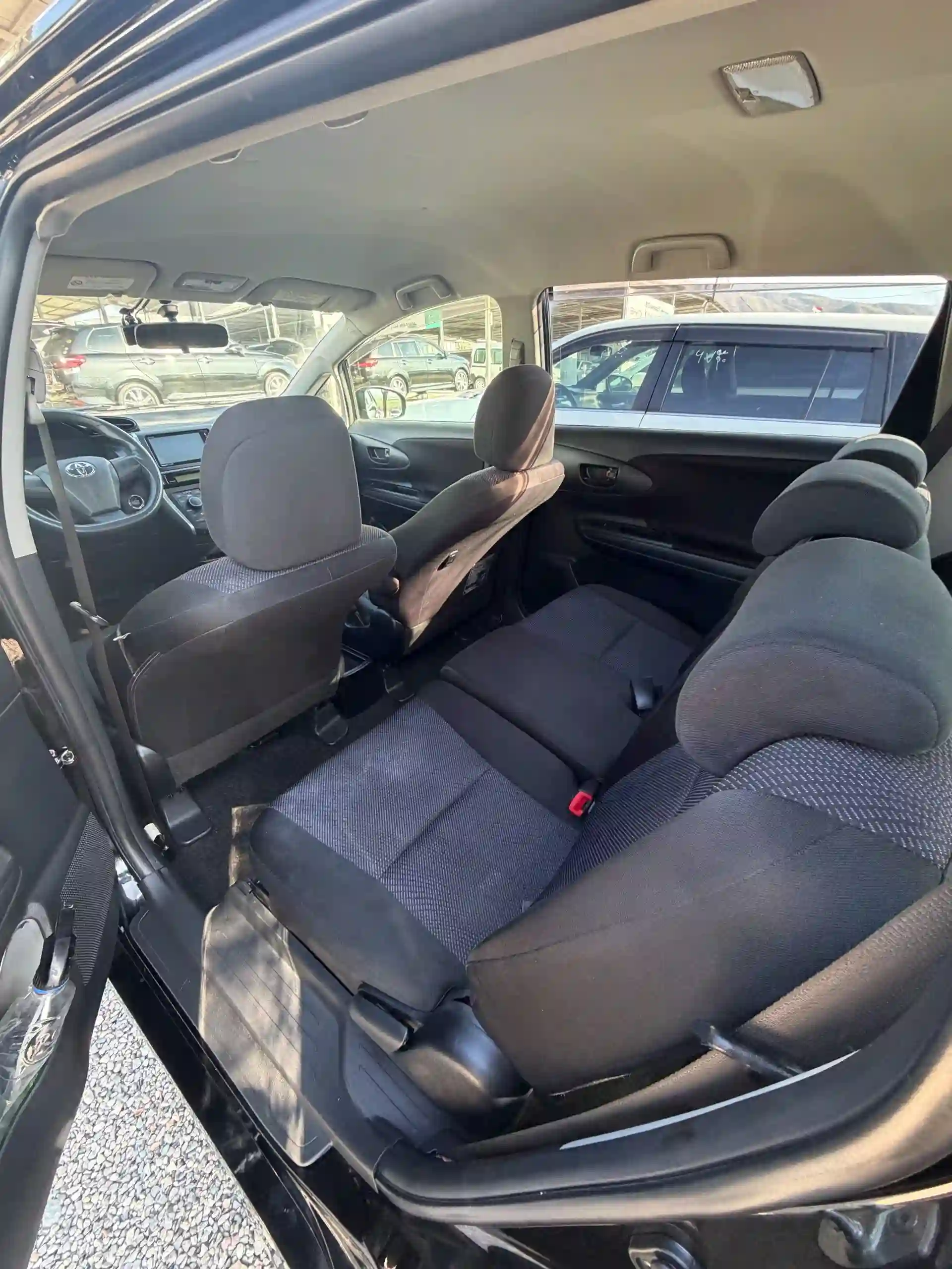 Toyota Vitz 2014