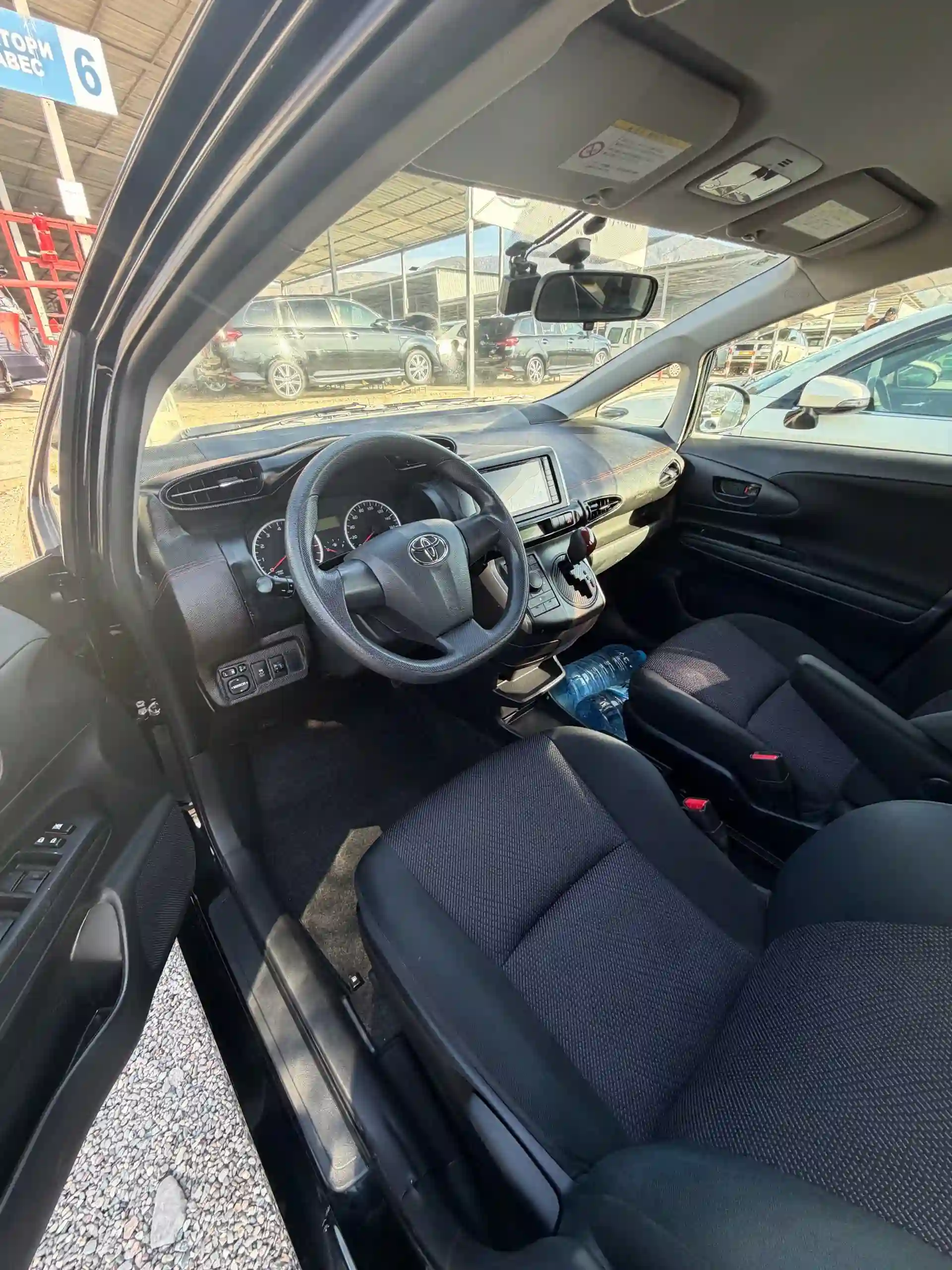 Toyota Vitz 2014