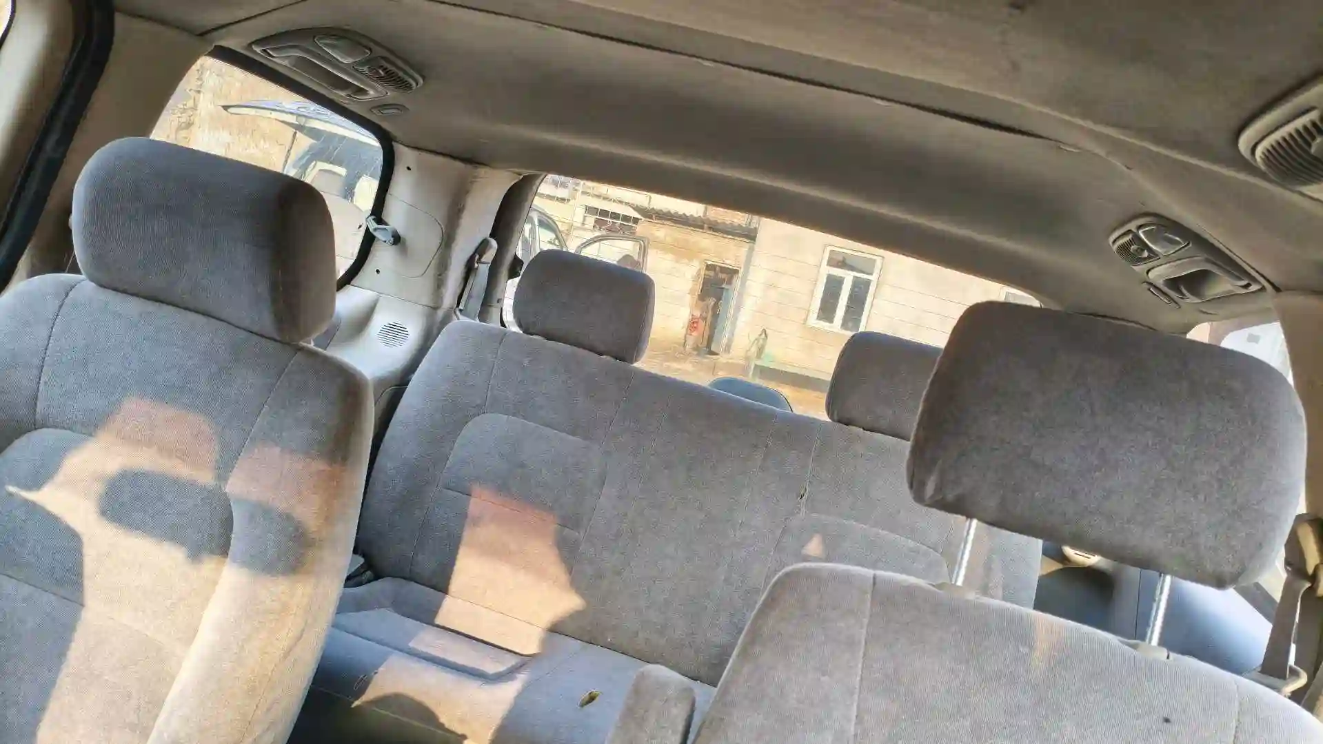 Kia Carnival 2000