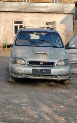 Kia Carnival 2000