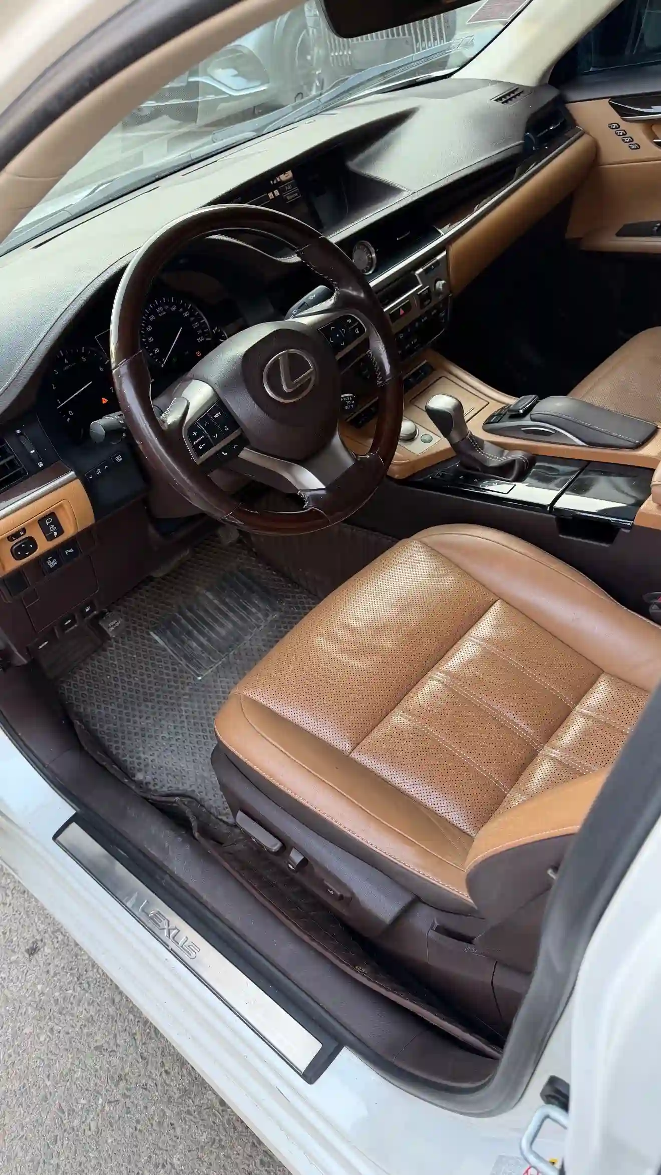 Lexus Es series 2016