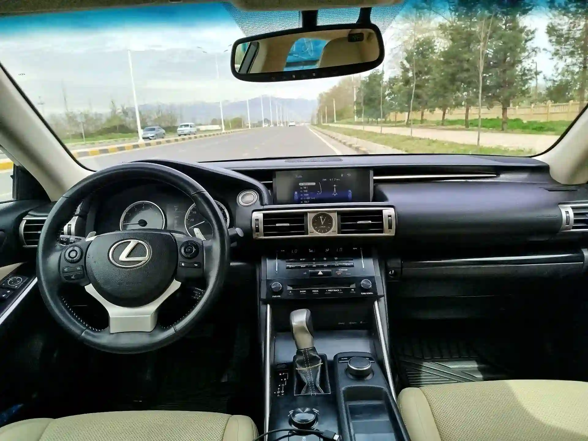 Lexus Is series 2015