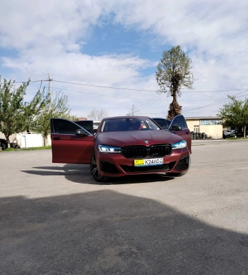 BMW M5 2011