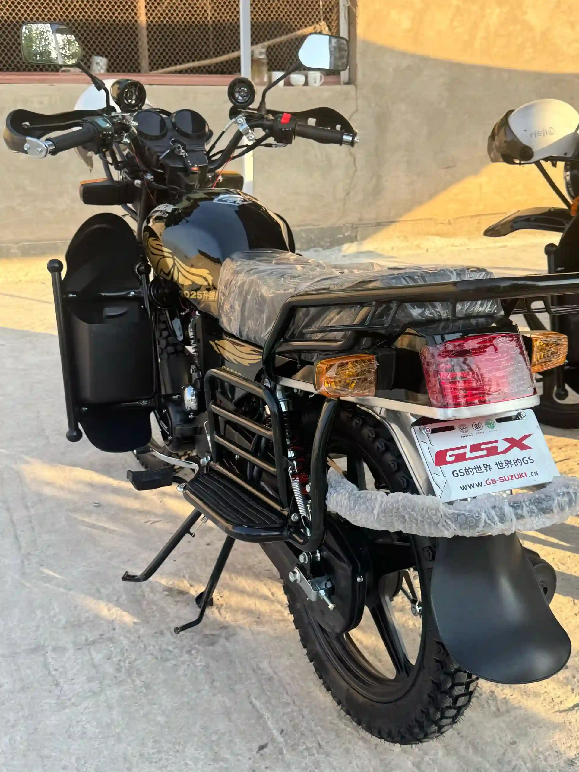 GSX SUZUKI 200