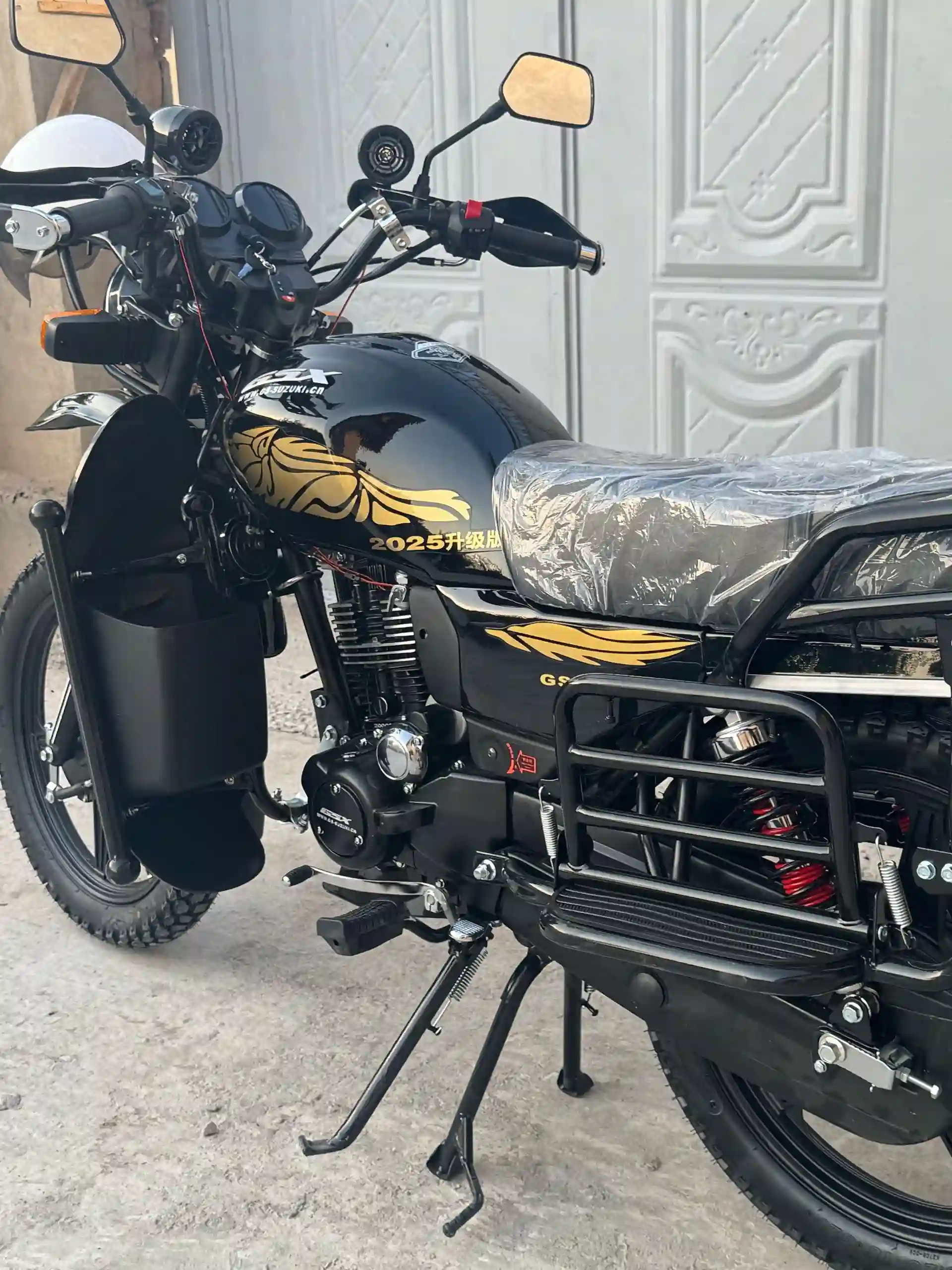 GSX SUZUKI 200