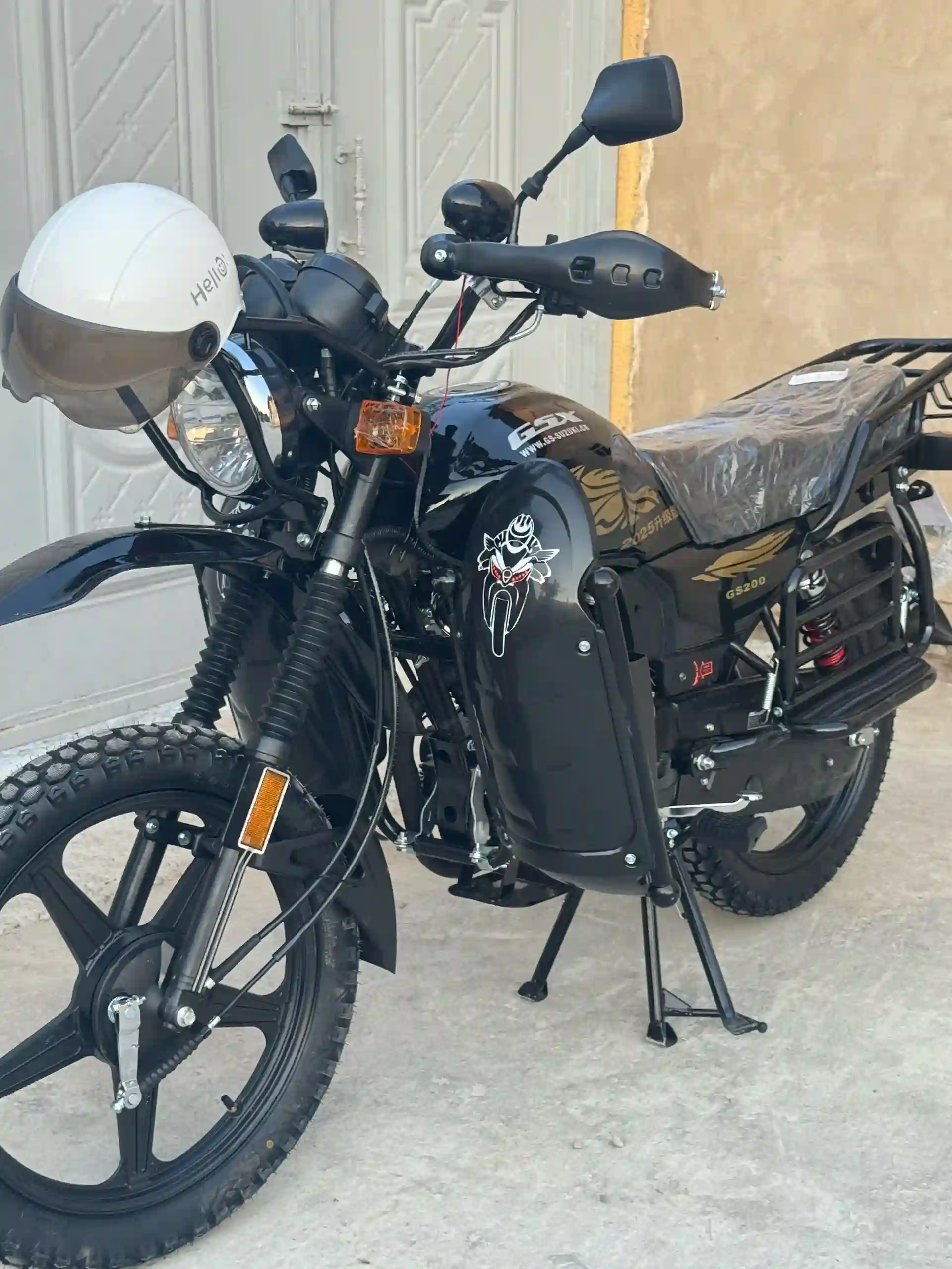 GSX SUZUKI 200