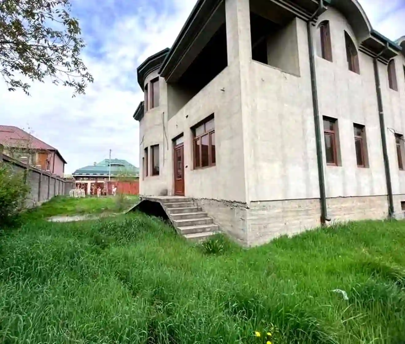 2 этажный, 8-комн. дом, 3002 м², 10 соток, Фирдавси