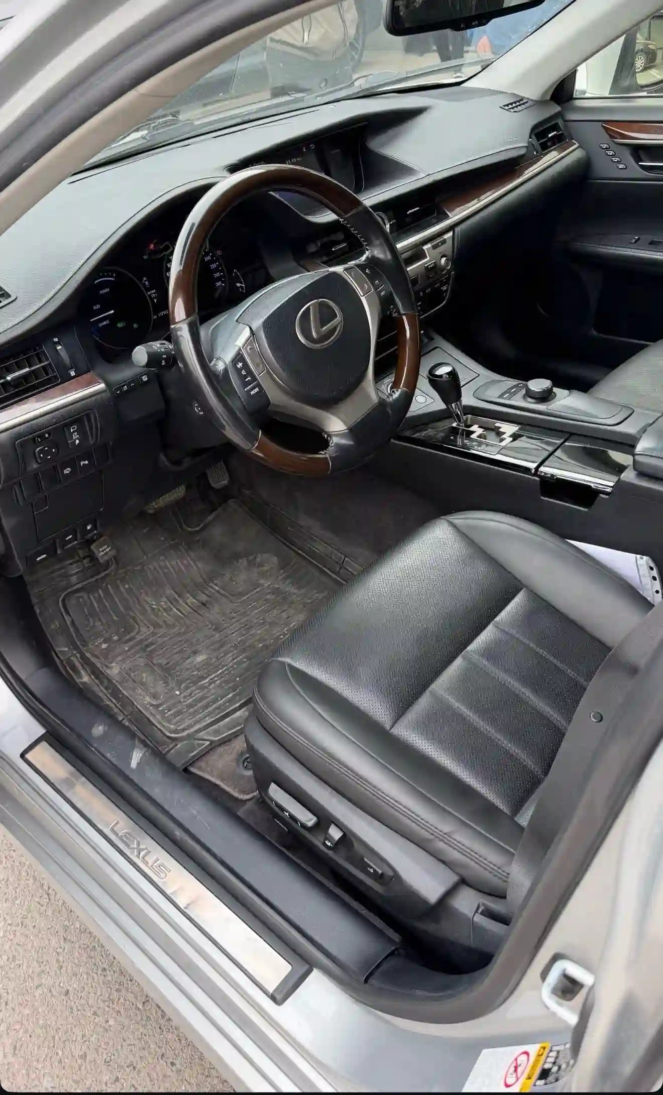 Lexus Es series 2015