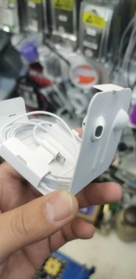 Наушники Apple EarPods Lightning