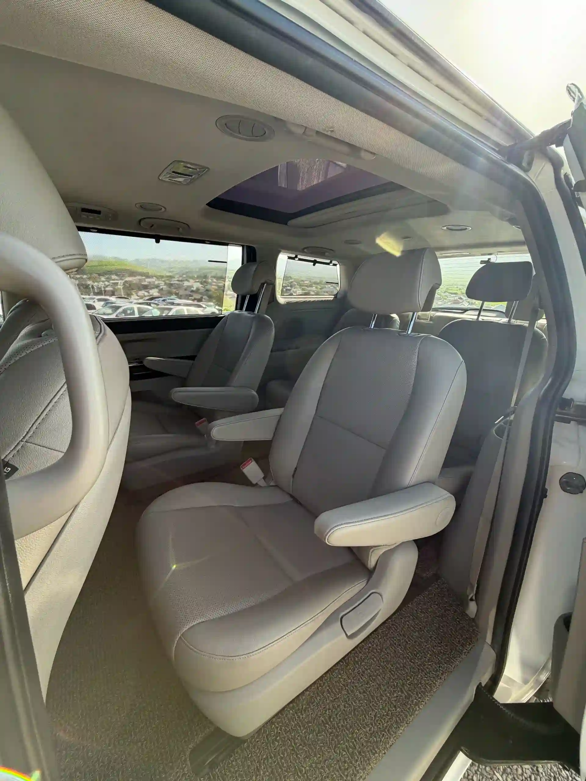 Kia Carnival 2015
