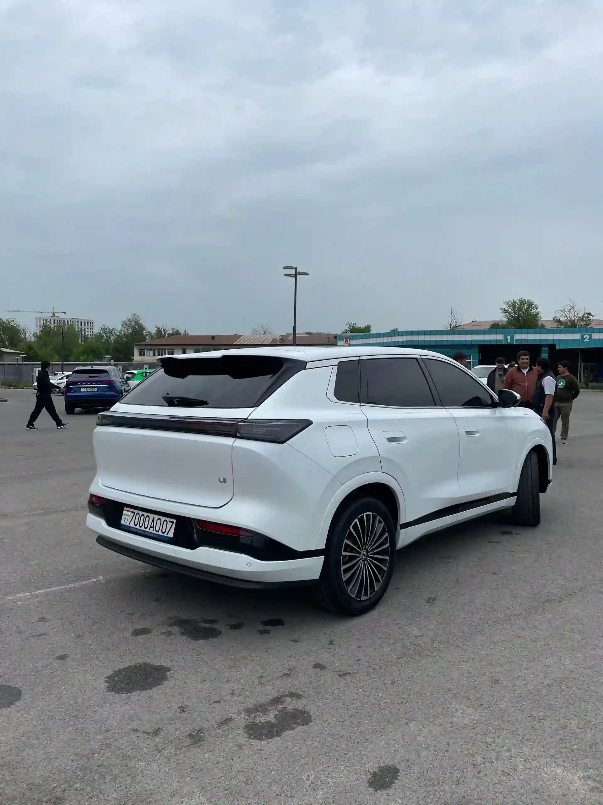 Dongfeng L8 2025