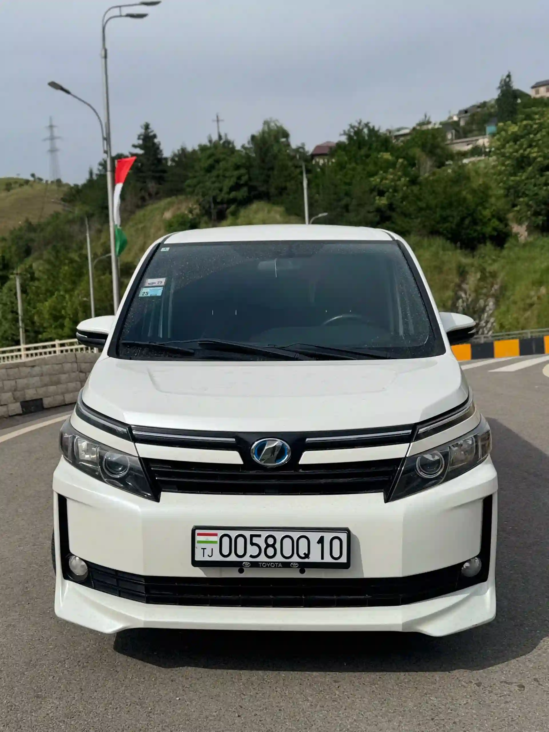 Toyota Voxy 2015
