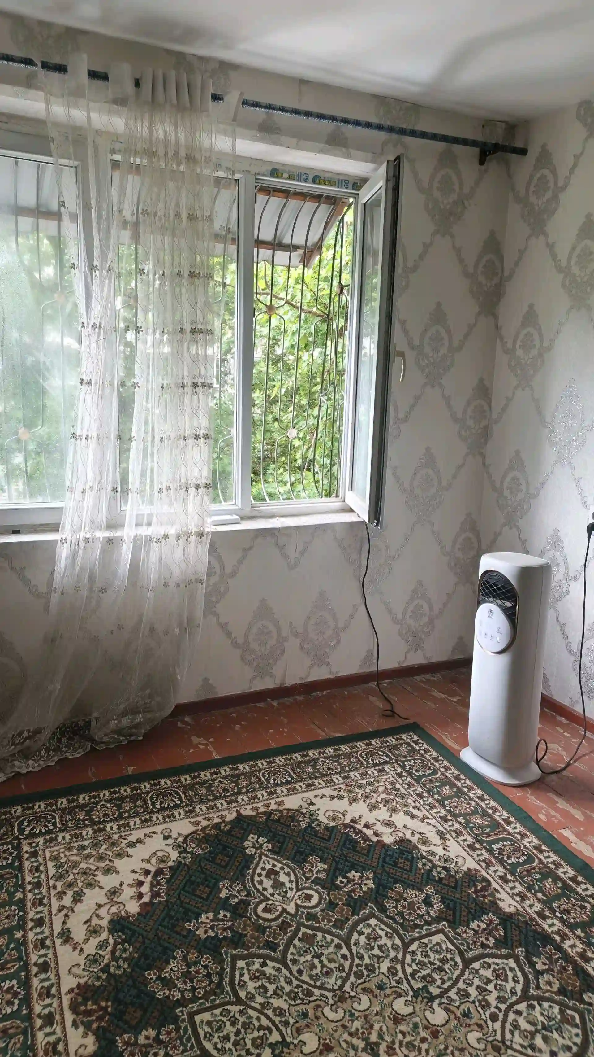 Комната, 42 м², 3 этаж, фирдавси