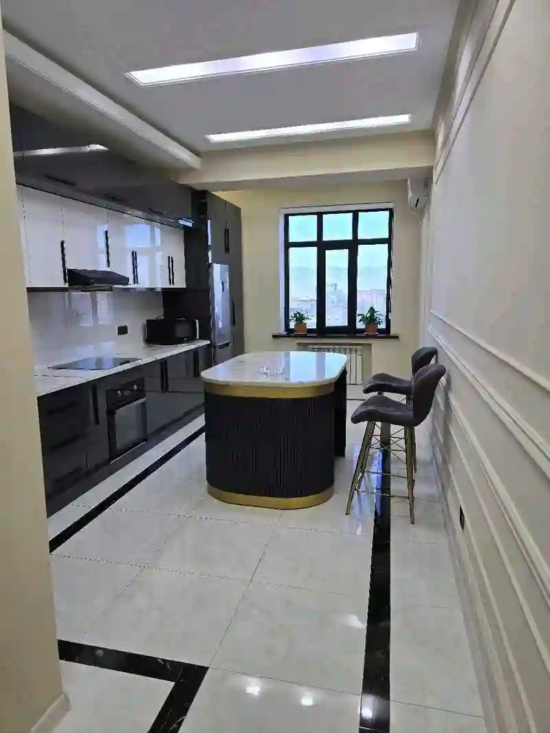 3-к квартира, 10 этаж, 120 м², Шоҳмансур, Чордома