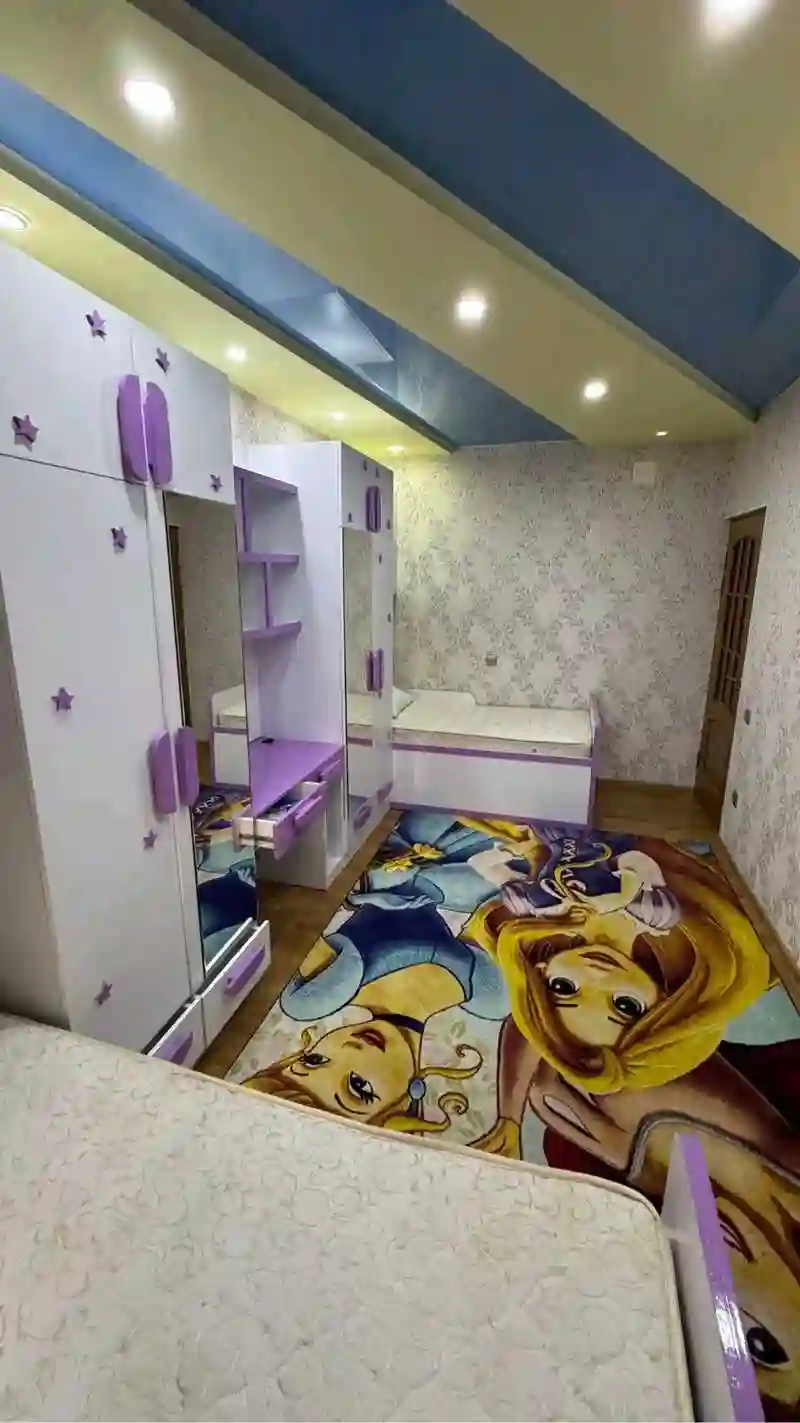 3-к квартира, 3 этаж, 80 м², Аэропорт