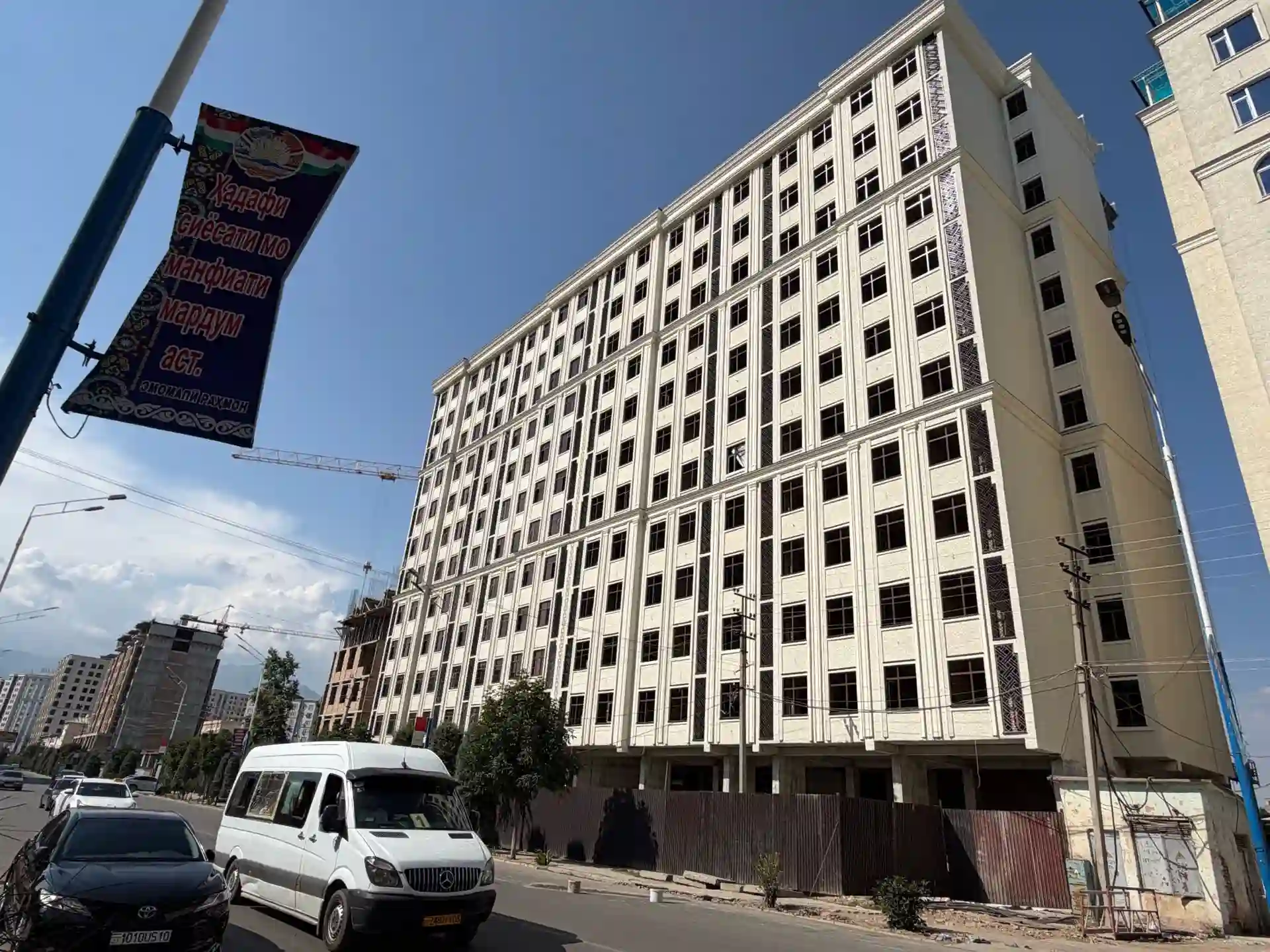 3-к квартира, 8 этаж, 93 м², Вахдат
