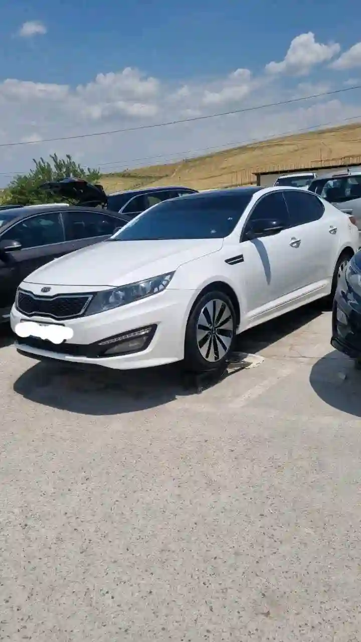 Kia K5 2011