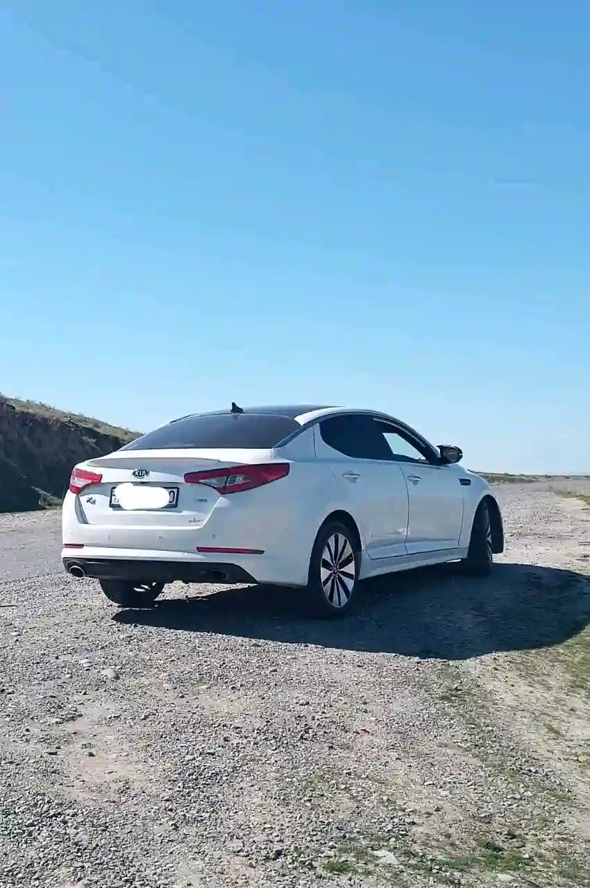Kia K5 2011