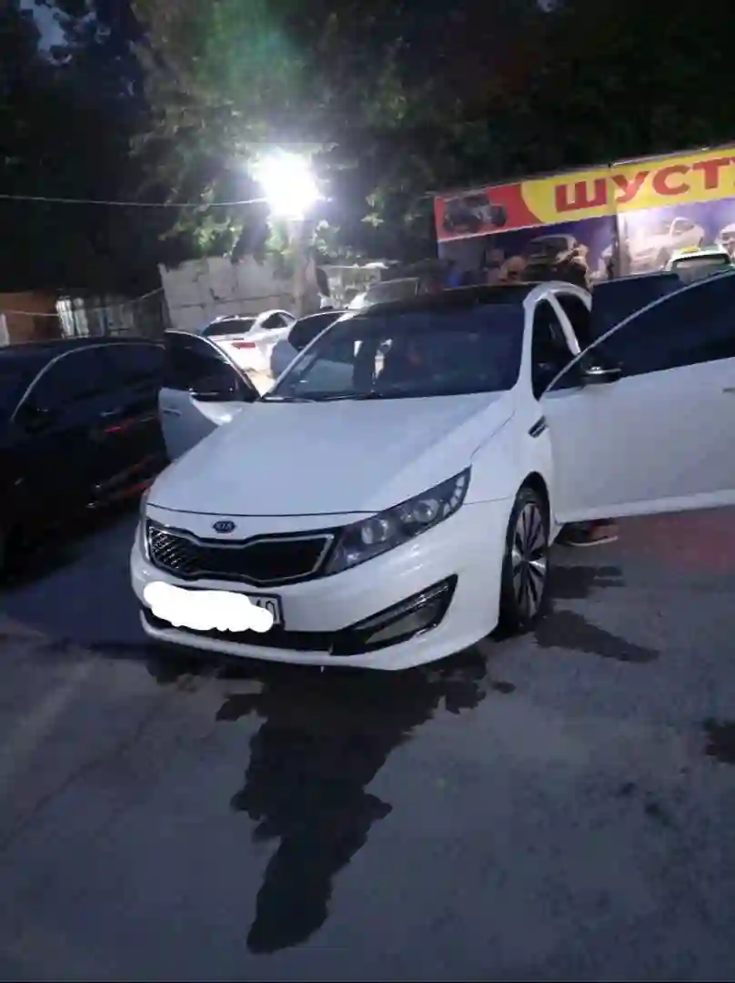 Kia K5 2011