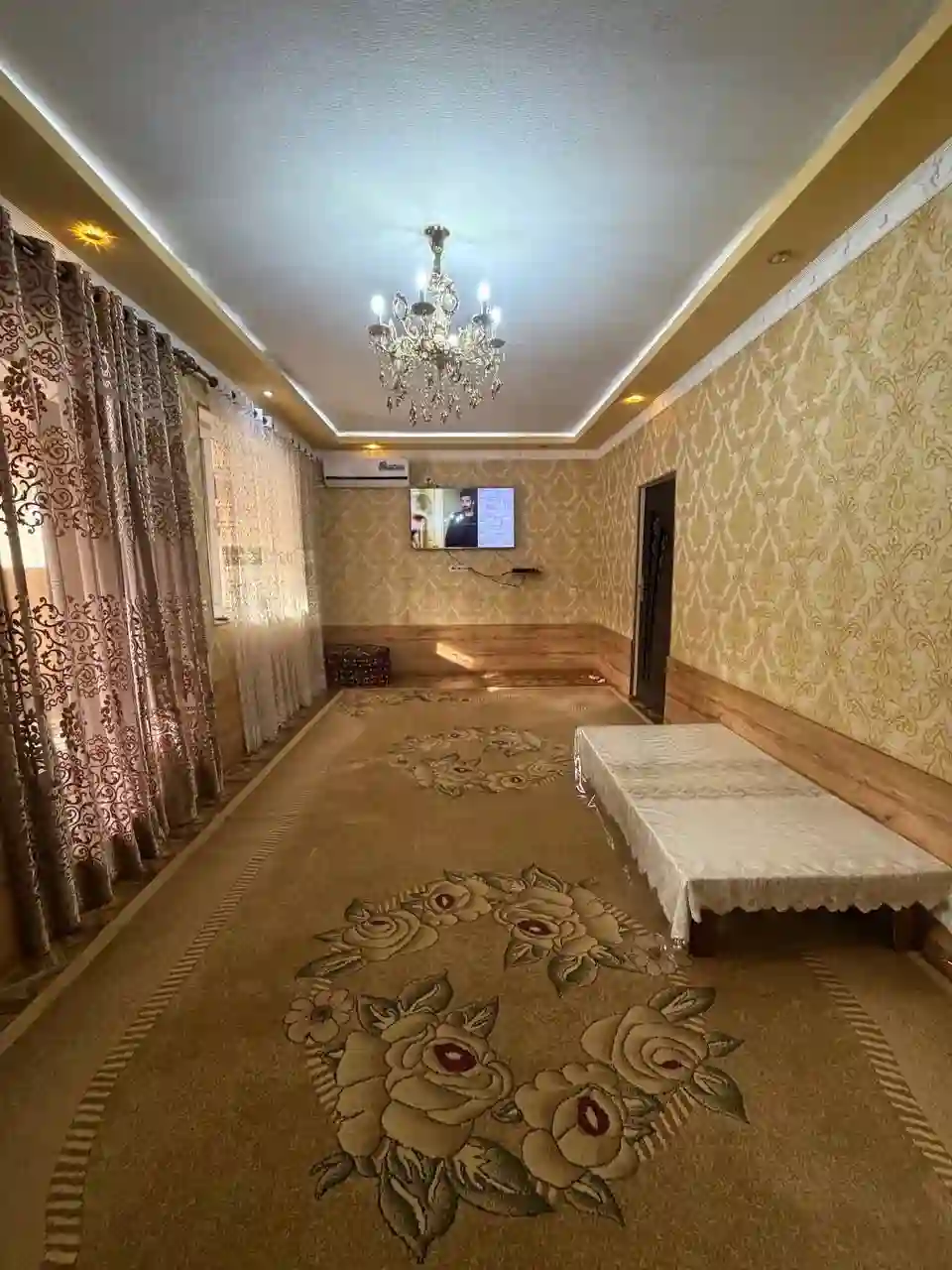 2 этажный, 10-комн. дом, 255 м², 9 соток, И Сомони