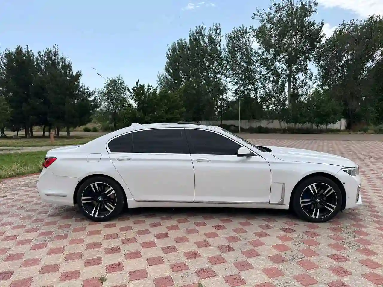 BMW 7 series 2010