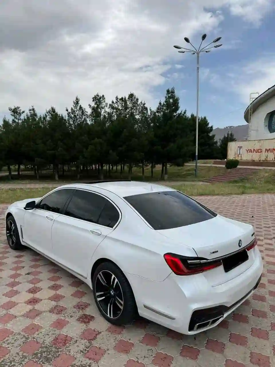 BMW 7 series 2010