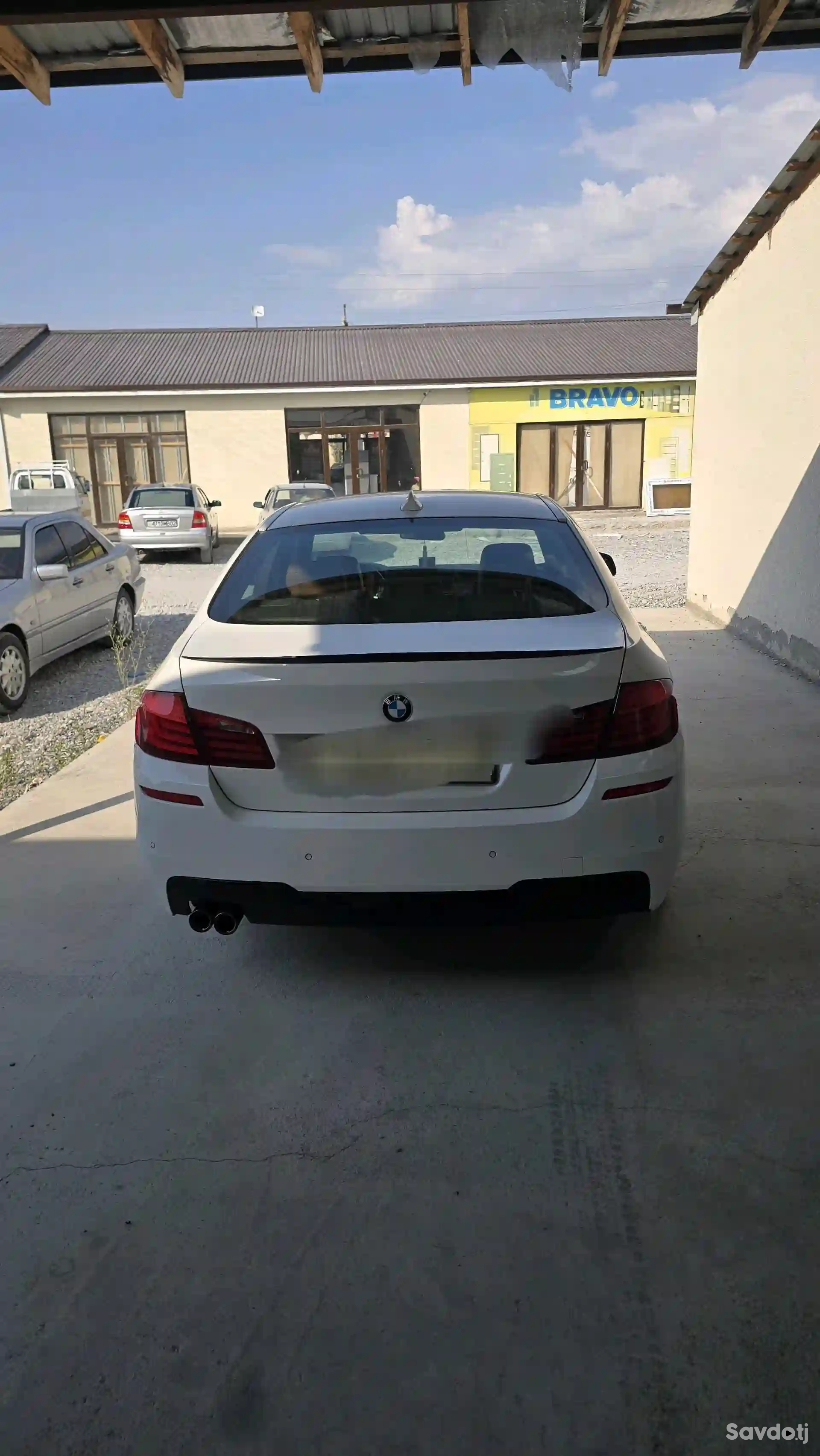 BMW 5 series 2011
