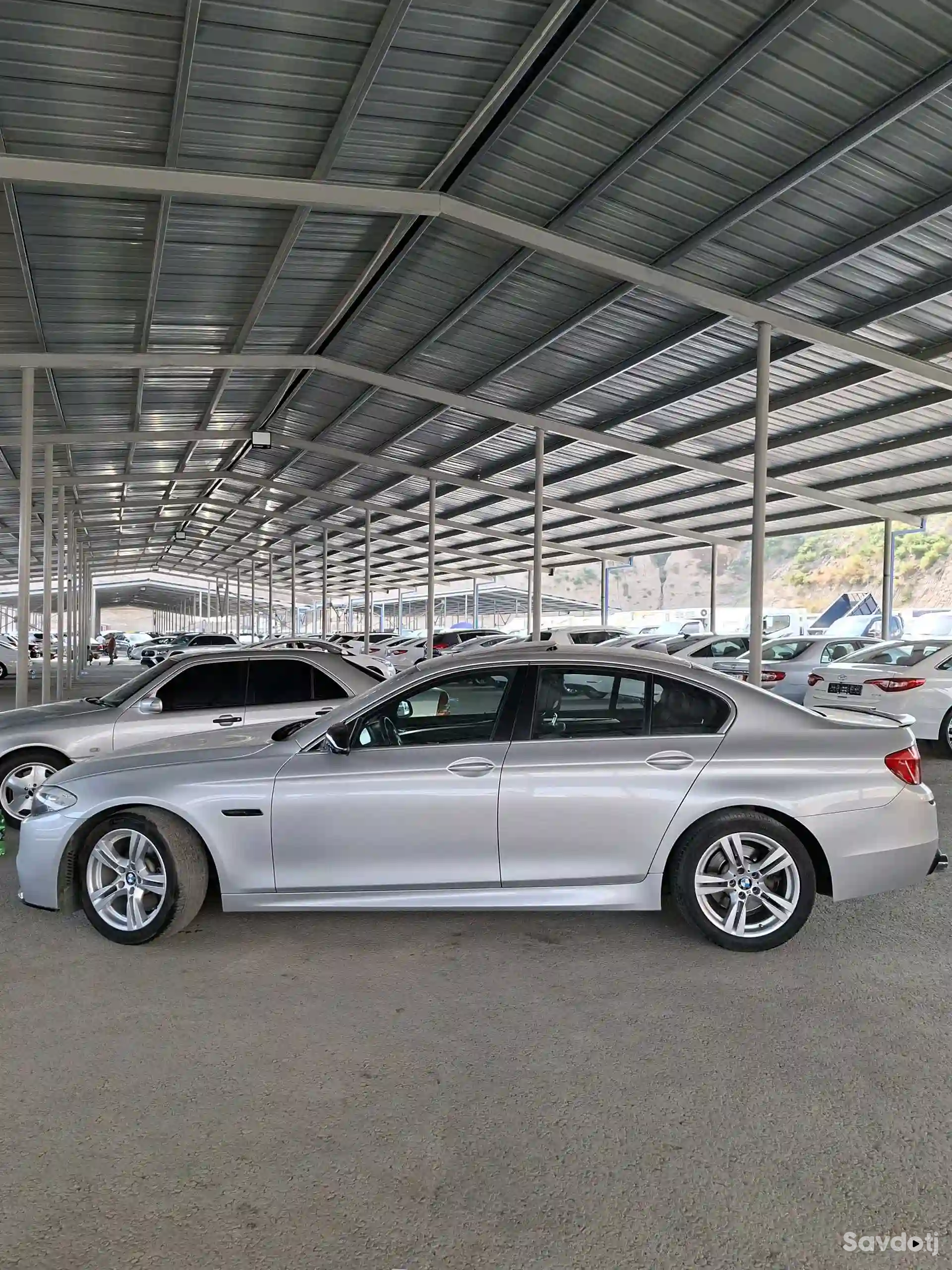 BMW 5 series 2011