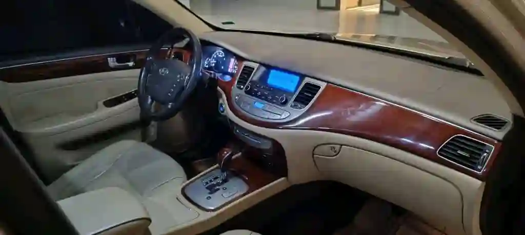Hyundai Genesis 2012