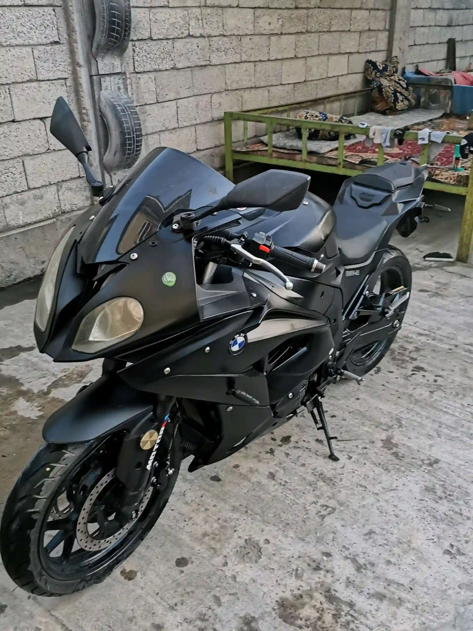 Мотоцикл 250 куба БМВ