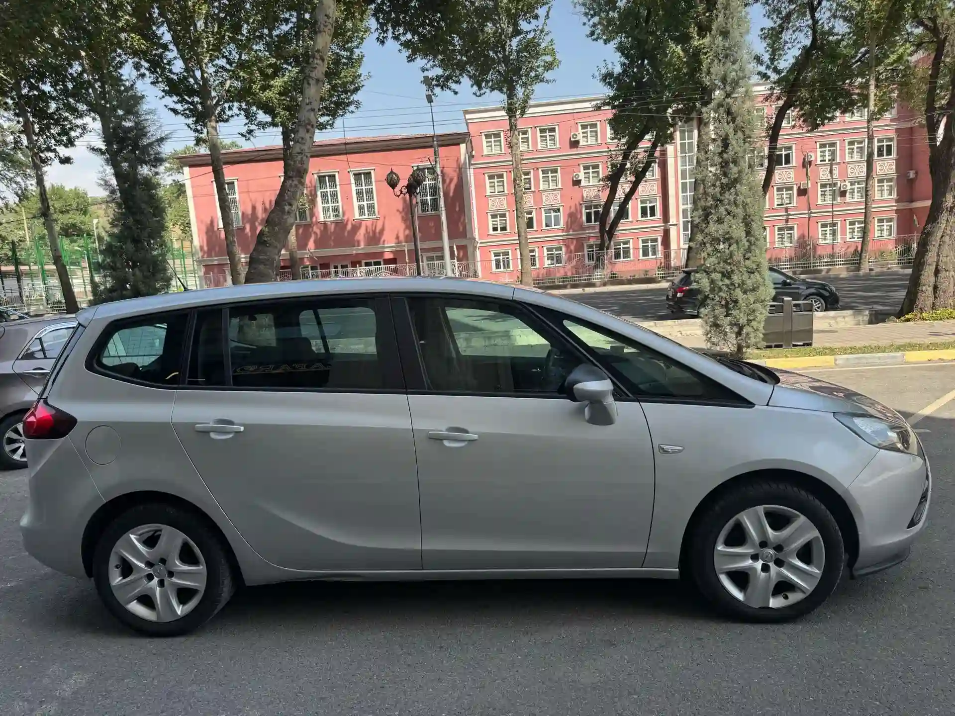 Opel Zafira 2016
