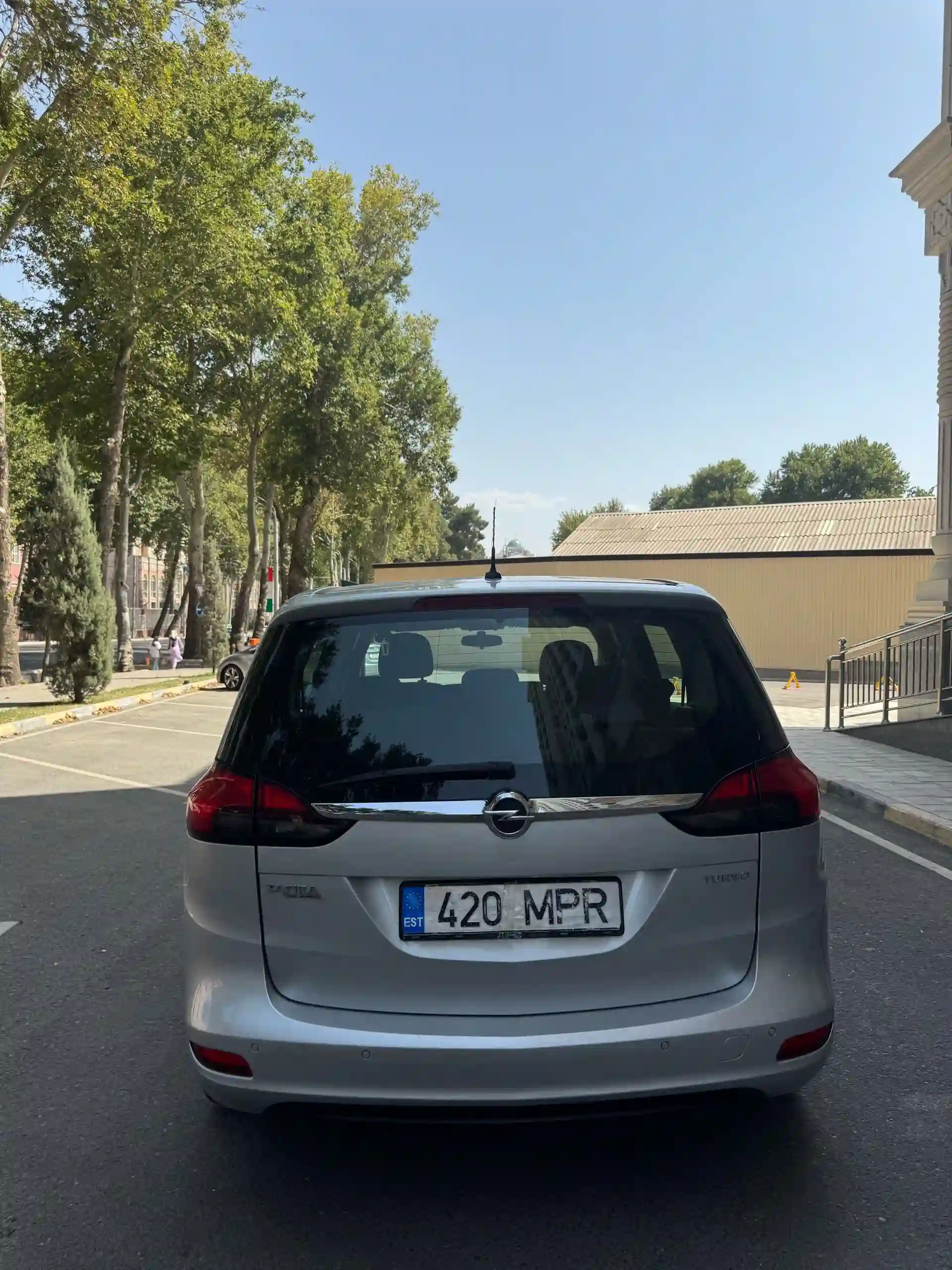 Opel Zafira 2016