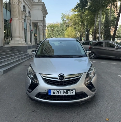 Opel Zafira 2016