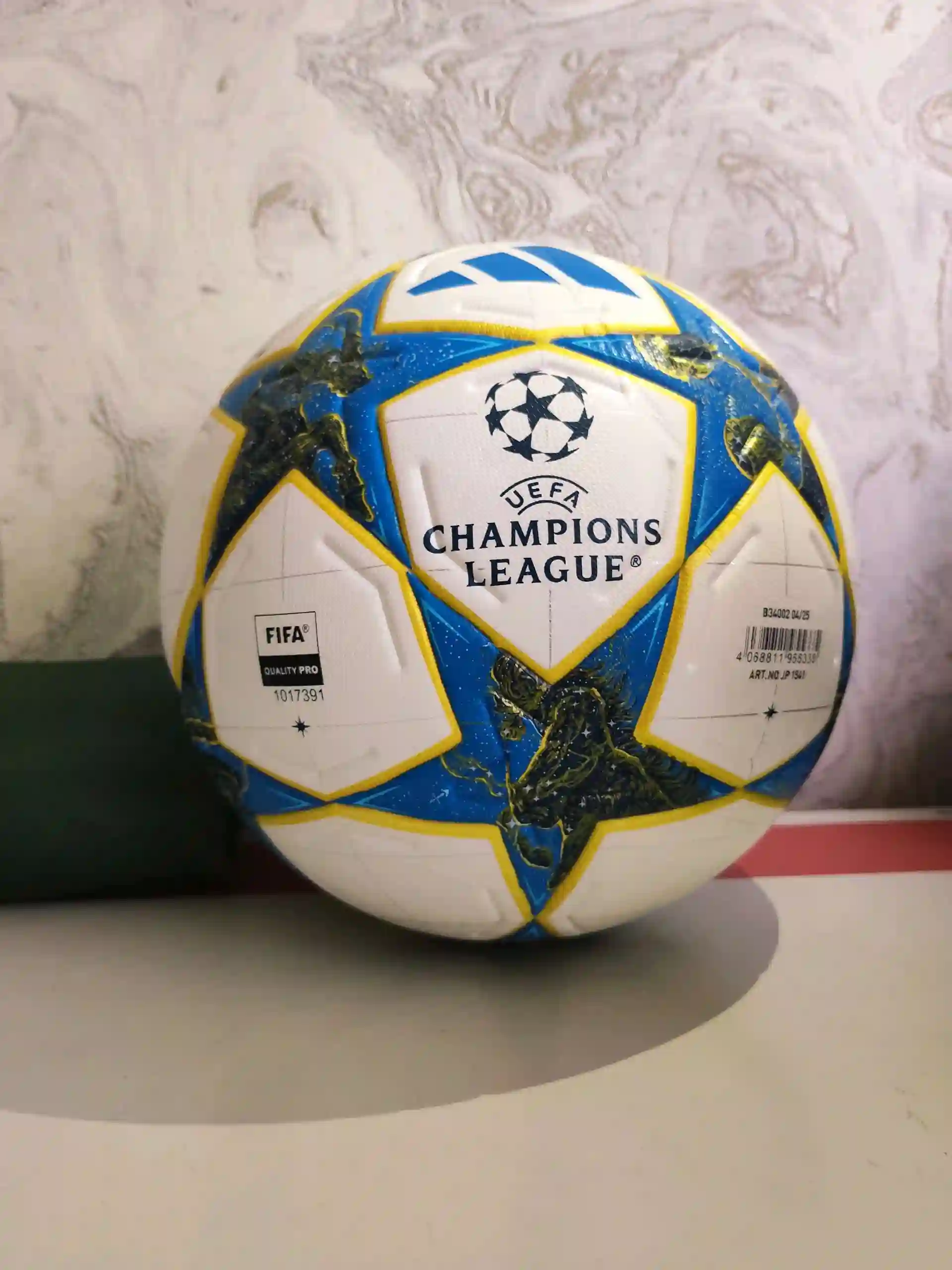Футбольный мяч Adidas UEFA Champions League (FIFA
