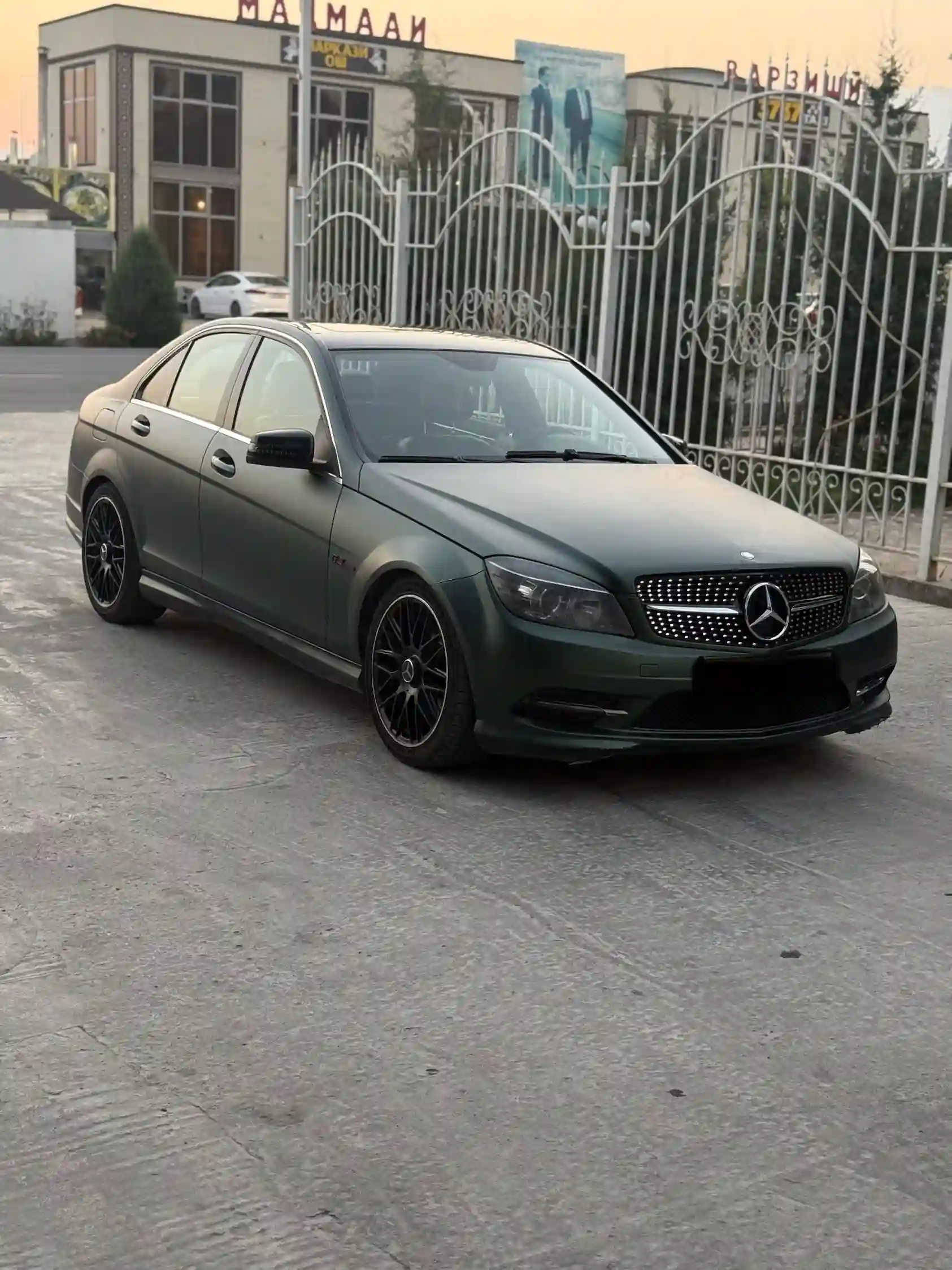 Mercedes-benz C class 2011