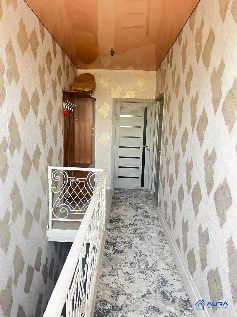 3-к квартира, 3 этаж, 100 м², Фирдавси