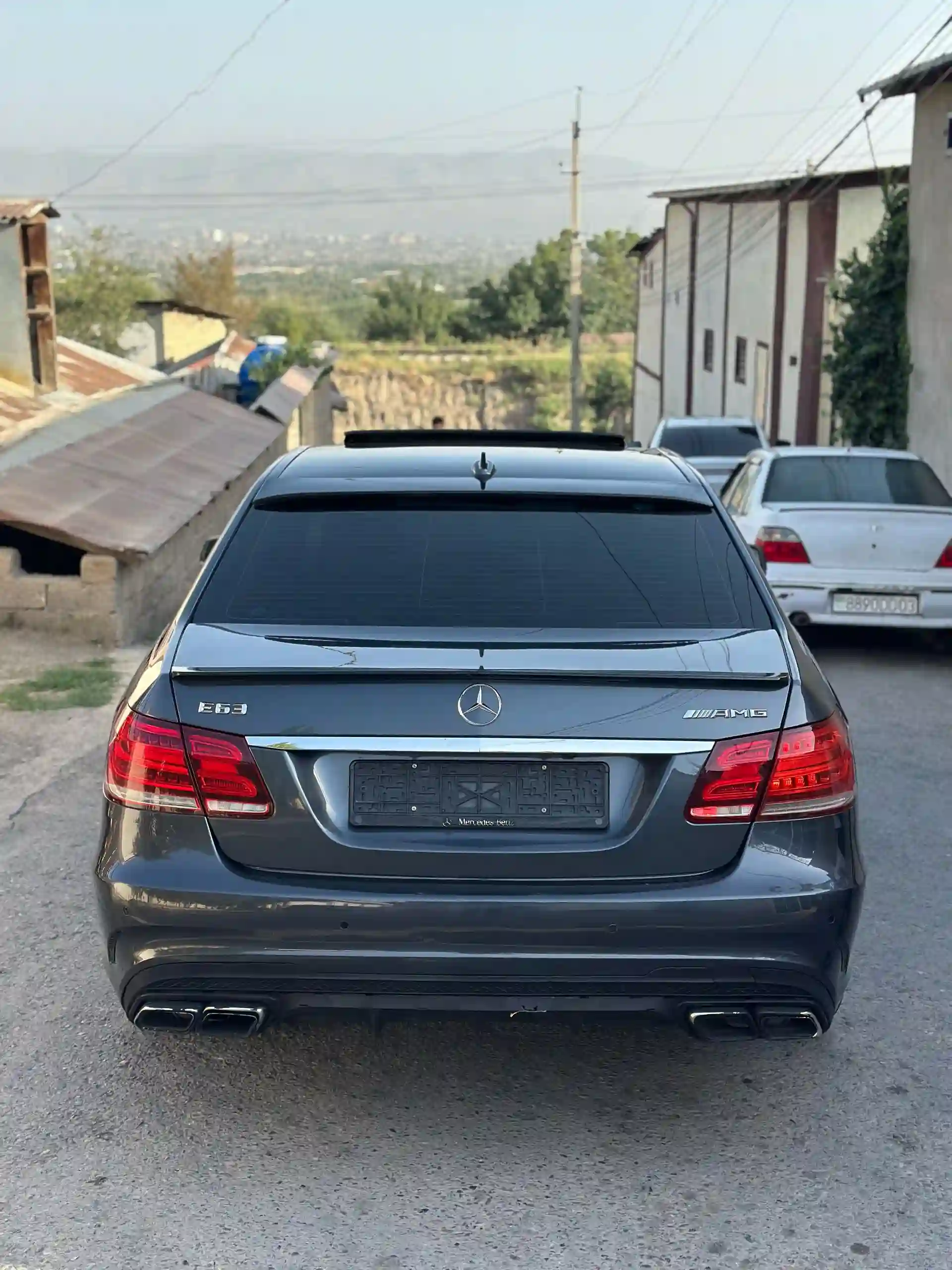 Mercedes-benz E class 2011