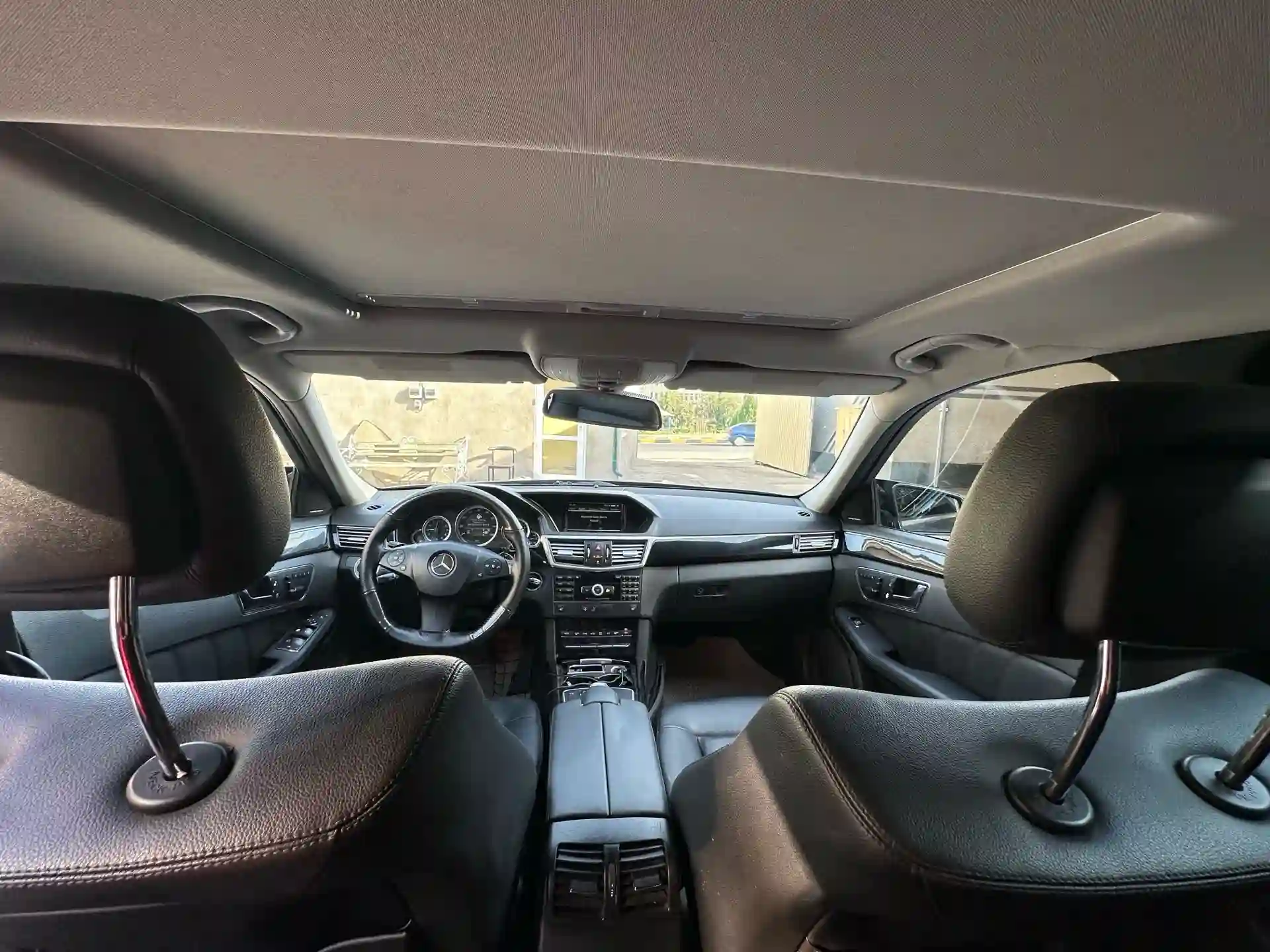Mercedes-benz E class 2011
