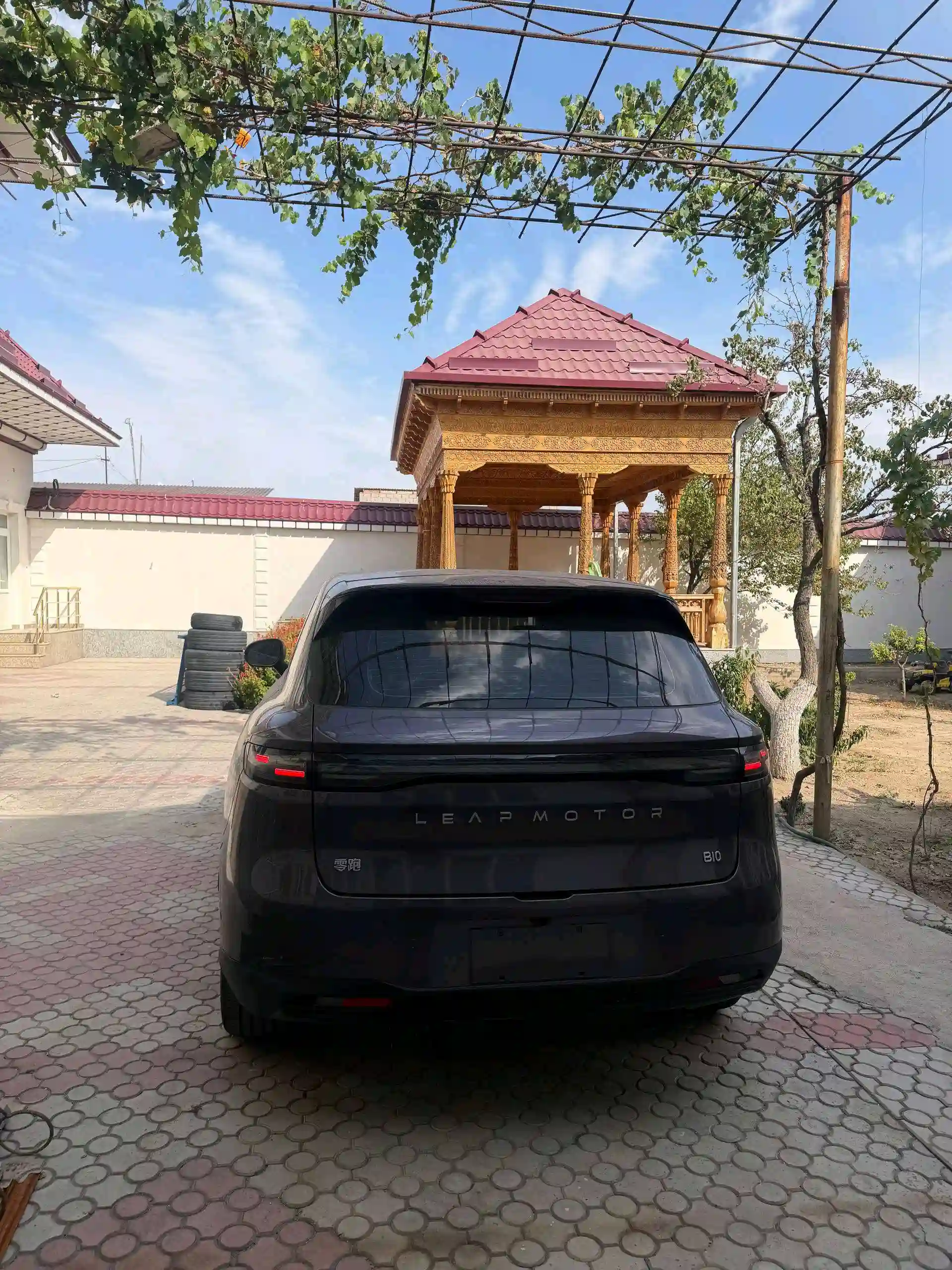 Leapmotor B10