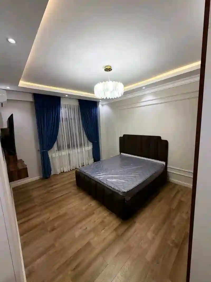 3-к квартира, 12 этаж, 88 м², Дом печат, Шох палас