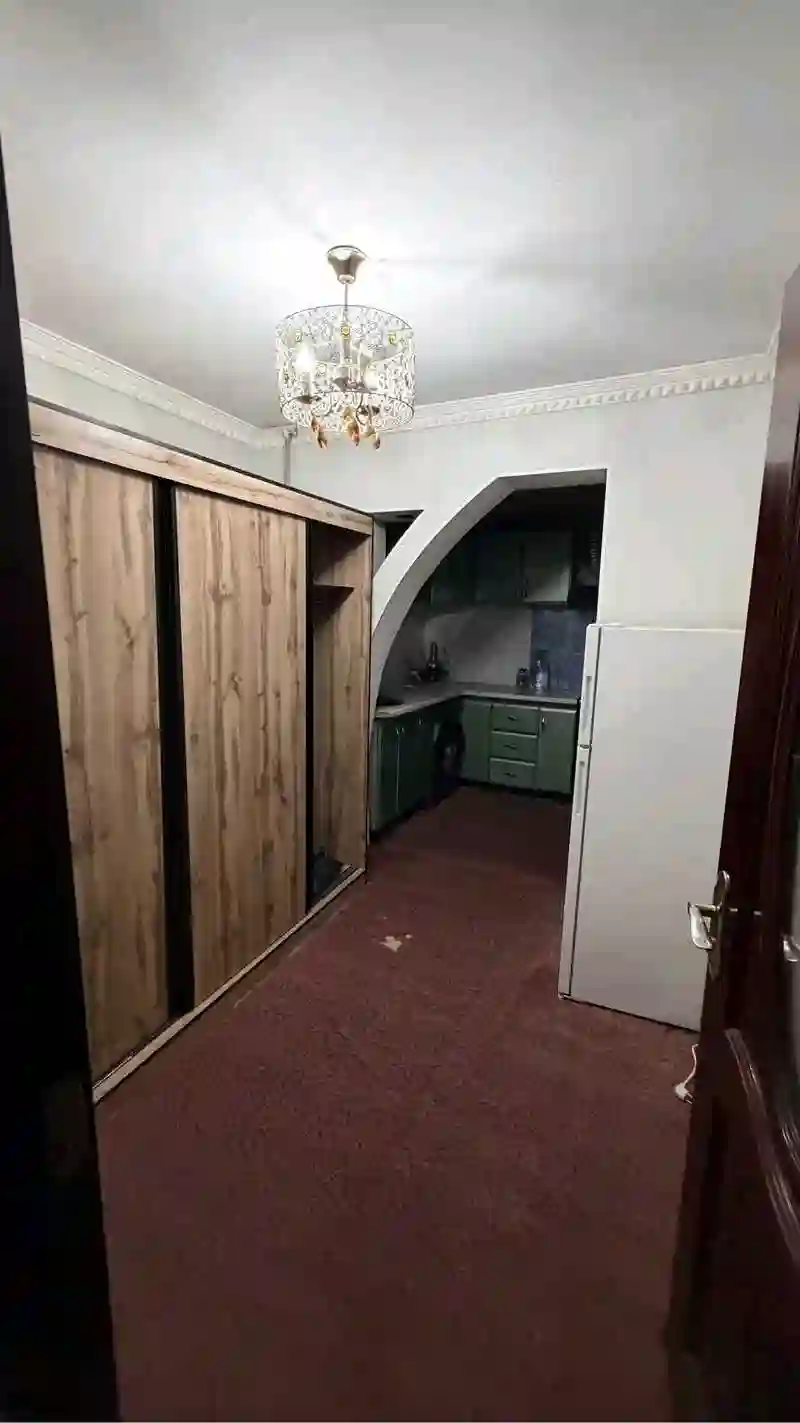 3-к квартира, 2 этаж, 63 м², 33 мкр
