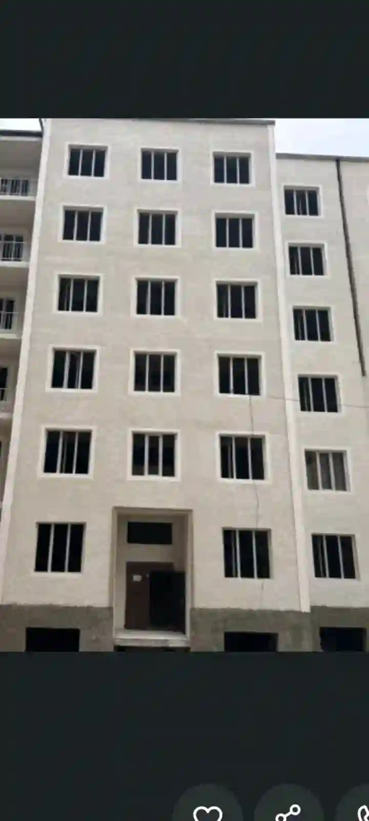 1-к квартира, Цокольный этаж, 38 м², 8 мкр мактаби болоекат