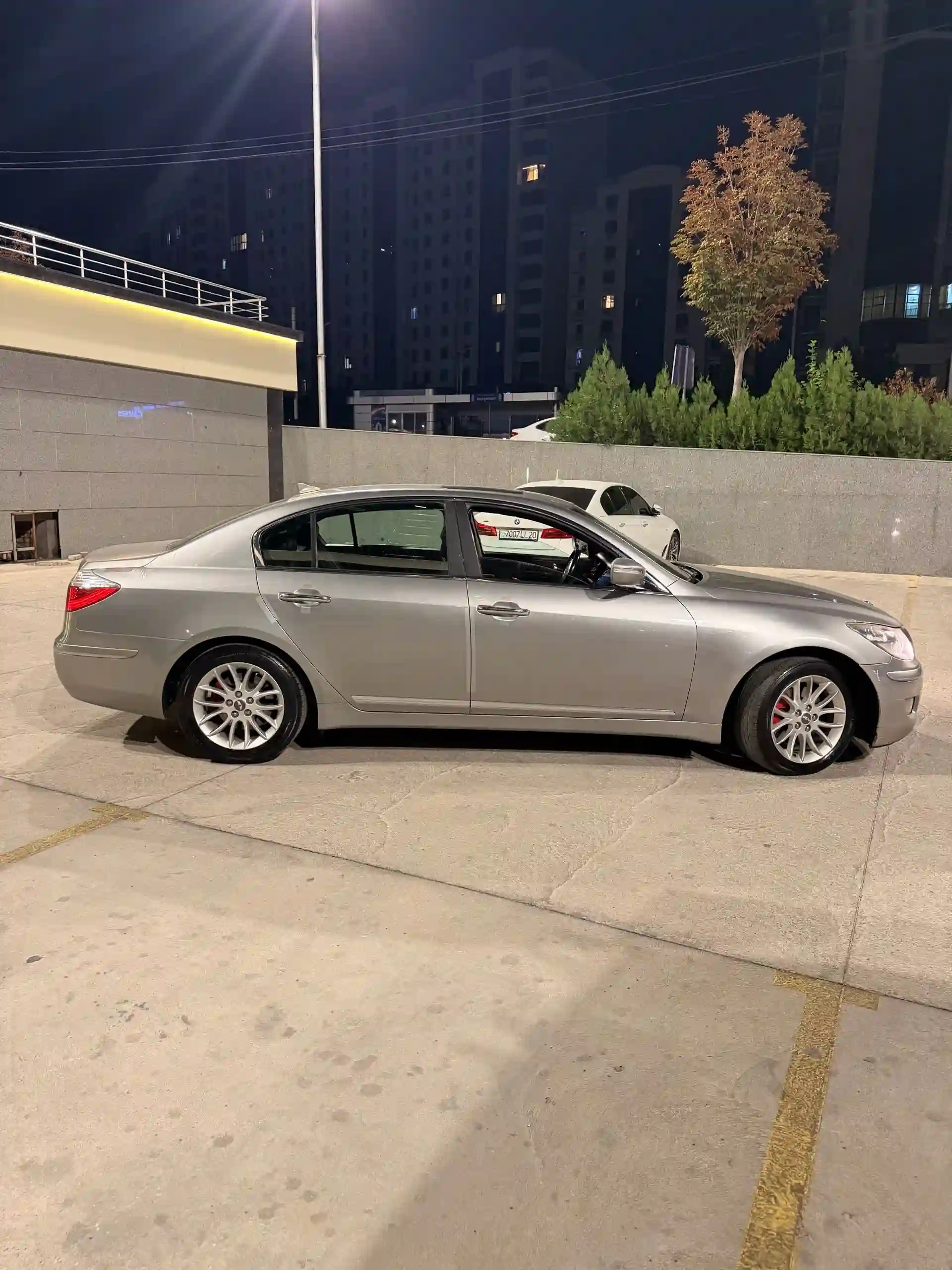 Hyundai Genesis 2009