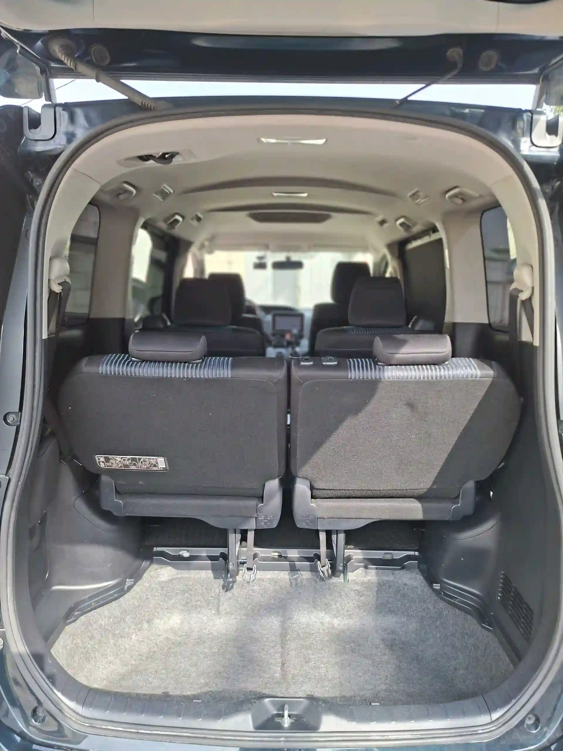 Toyota Voxy 2014
