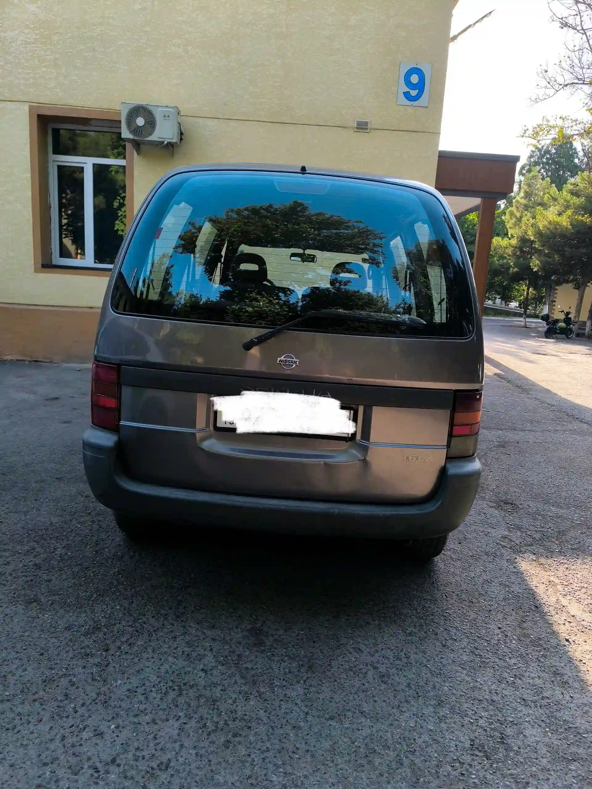 Nissan Serena 1999