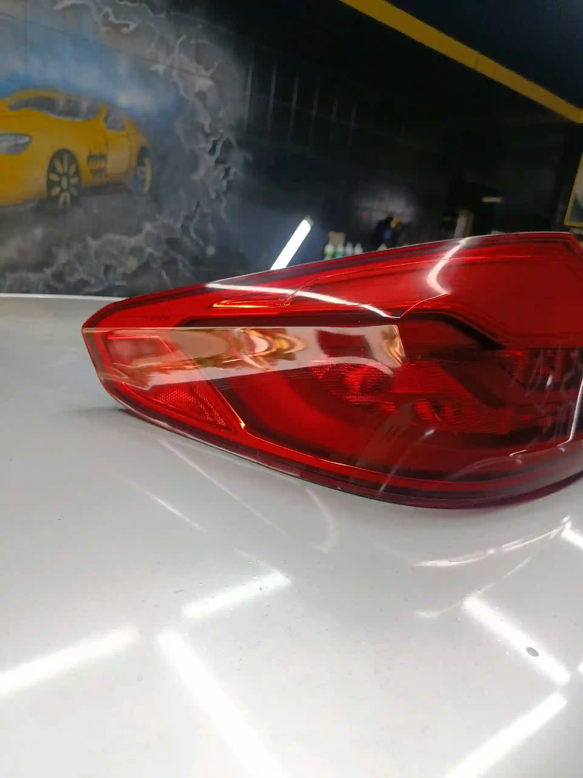 задний фонарь от BMW G30