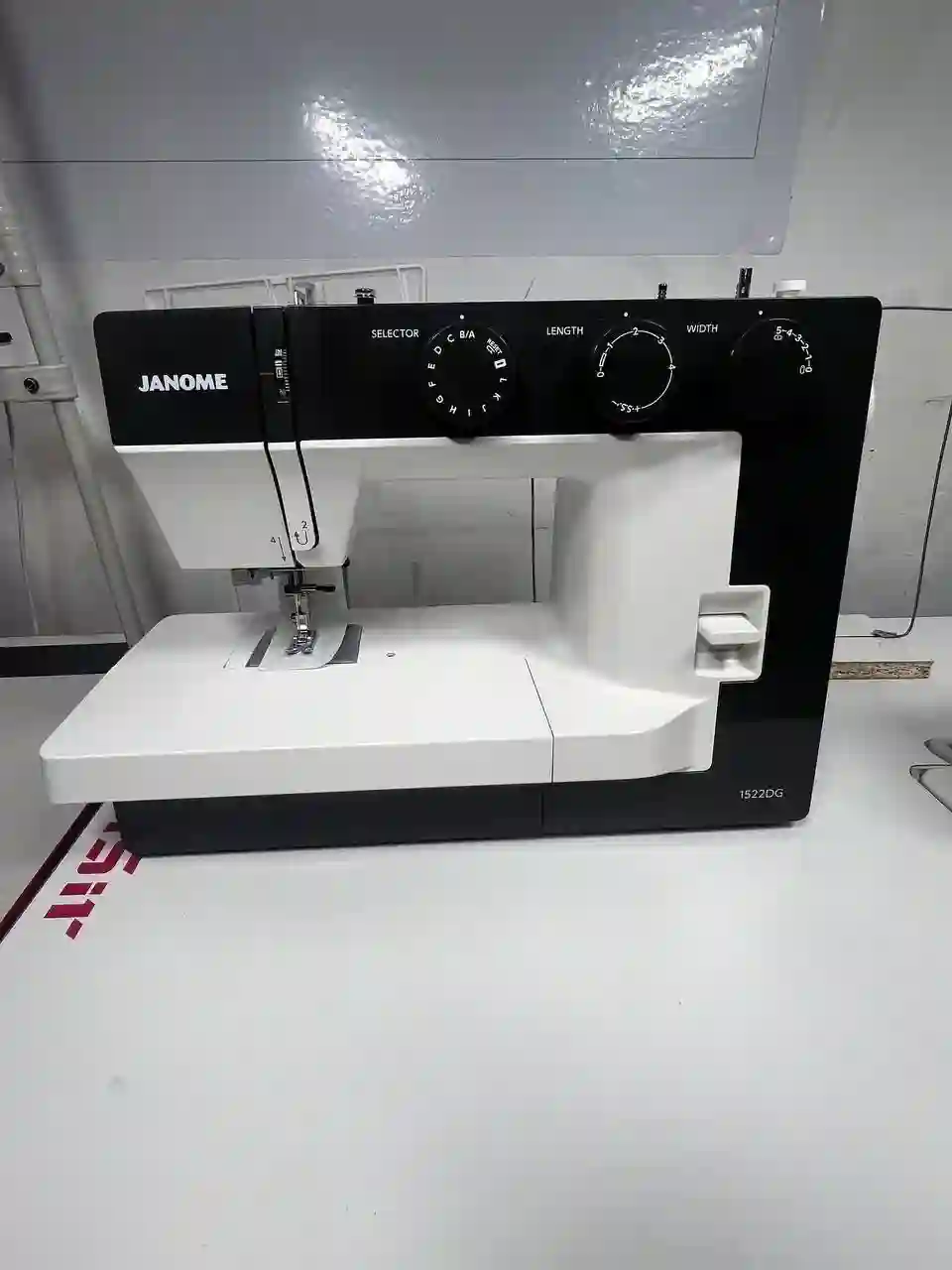 Мошинаи Дарздузи JANOME 1522 RG