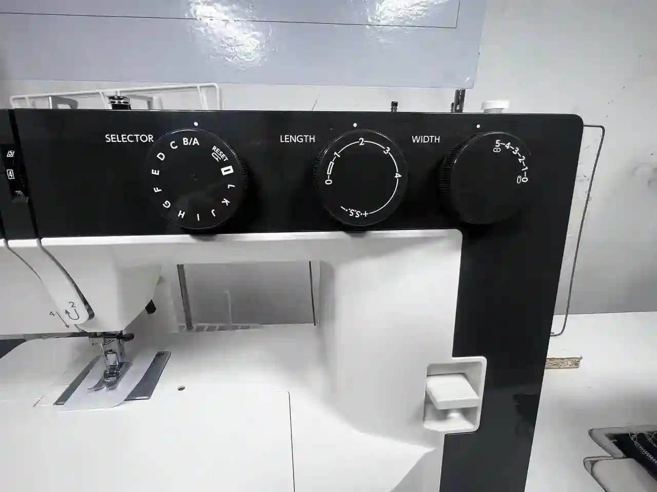 Мошинаи Дарздузи JANOME 1522 RG
